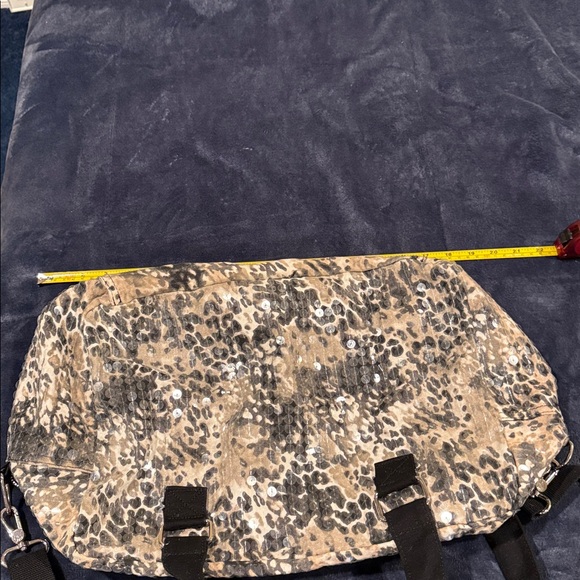 Victoria’s Secret cheetah🐆 duffel bag - Picture 5 of 6